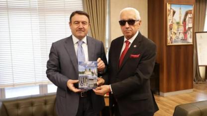 KÜTAHYA’NIN DUAYEN GAZETECİSİNE 2025 MESLEK ONUR ÖDÜLÜ