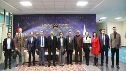 Rektör Arıbaş’tan üstün başarı gösteren akademisyenlere takdir belgesi