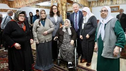 Vali Murat Duru ve Eşi Elif Duru Huzurevi Sakinleriyle Bir Araya Geldi