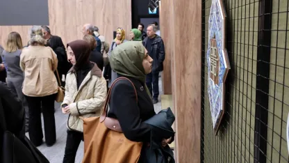 Konya'da geleneksel çini sanatı sergisi