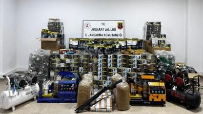 Aksaray Ortaköy’de Milyonluk Kaçak Makaron Ele Geçirildi