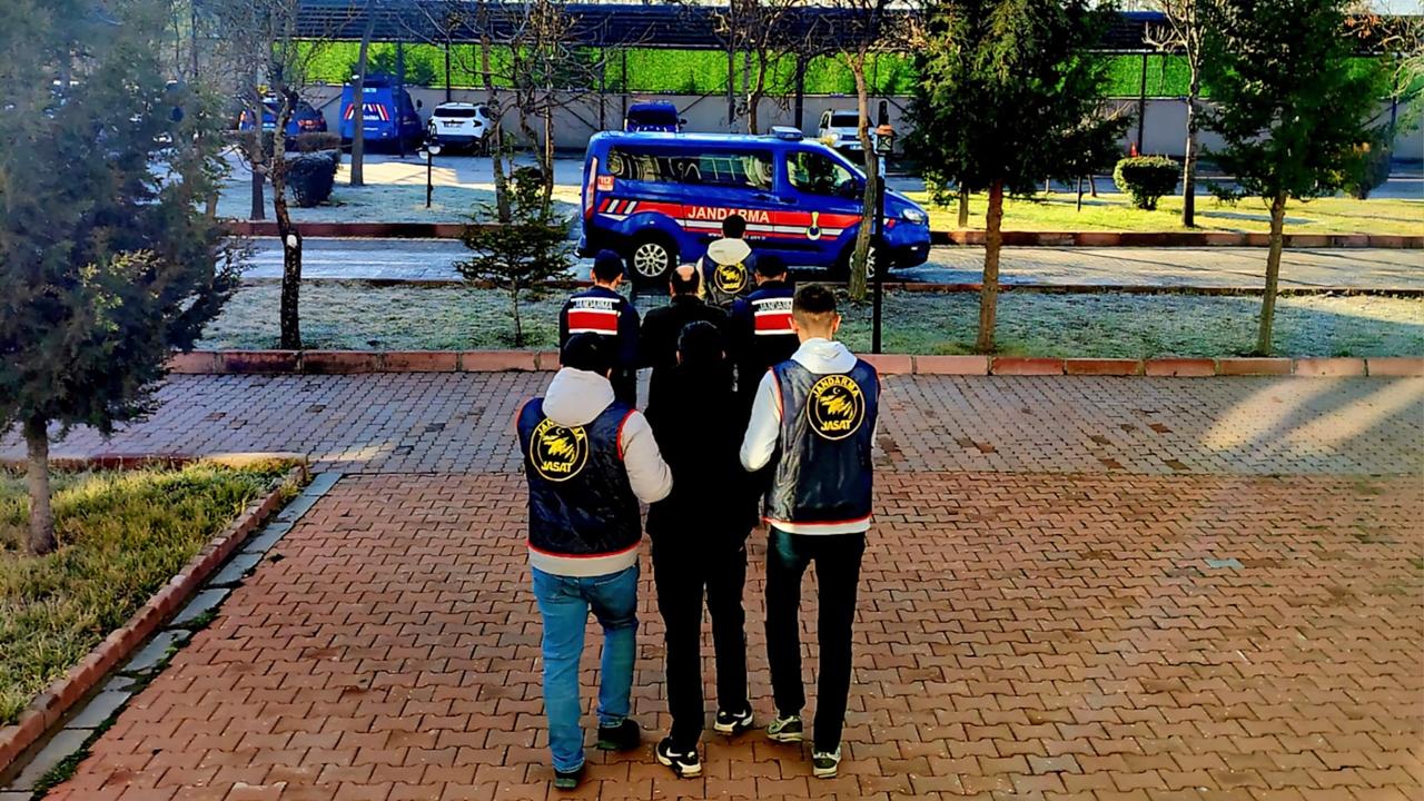 Aksaray’da Aranan İki Hükümlü JASAT Operasyonuyla Yakalandı