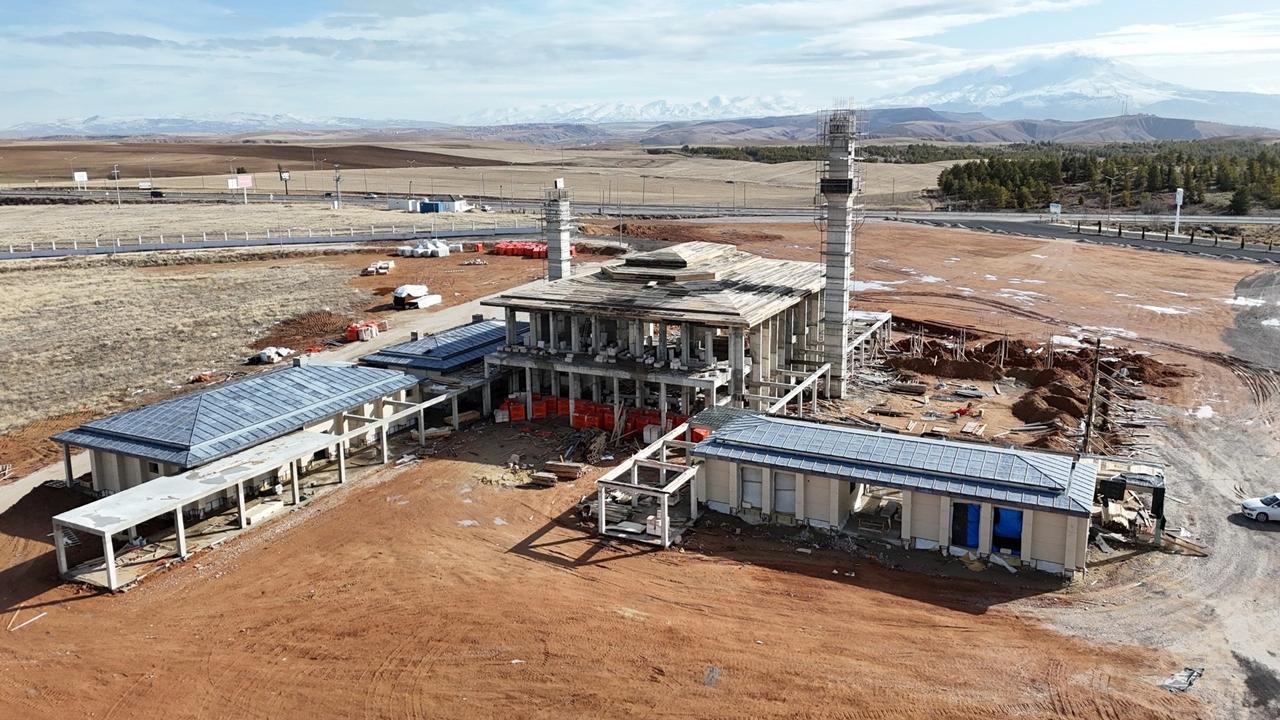 Aksaray'da Yeni Şehir Mezarlığı Külliye Projesi hızla Yükseliyor