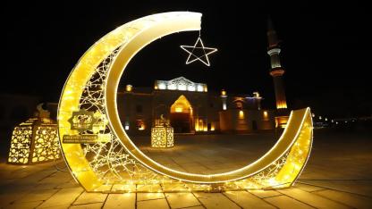 Aksaray'da Tarihi Ulu Cami Mahyalar Ve Süslemelerle Işıl Işıl Oldu