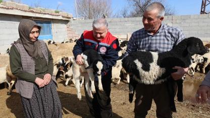 Sultanhanı'nda Köse Ailesi Küçükbaş Çobanlığı ile 4 Çocuklarını Okuttular