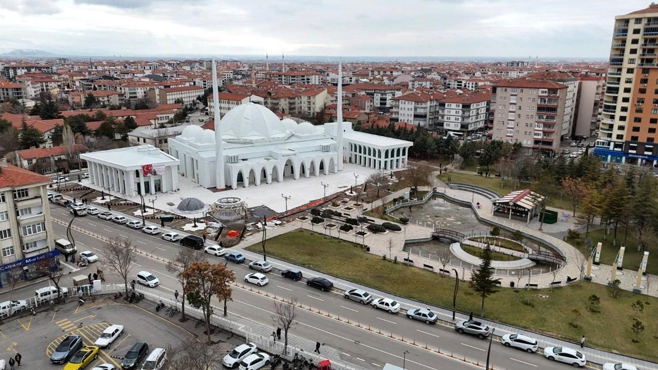 Yapımı Tamamlanan Aksaray Selçuklu Külliyesi Caminde İlk Teravih Namazı Kılınacak