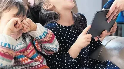 15 yaş altına sosyal medya düzenlemesi geliyor... Doğum ve babalık izinleri artıyor!