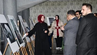 Aksaray Üniversitesi’nde “Bir Nar Bin  Parça” Kolaj Sergisi açıldı