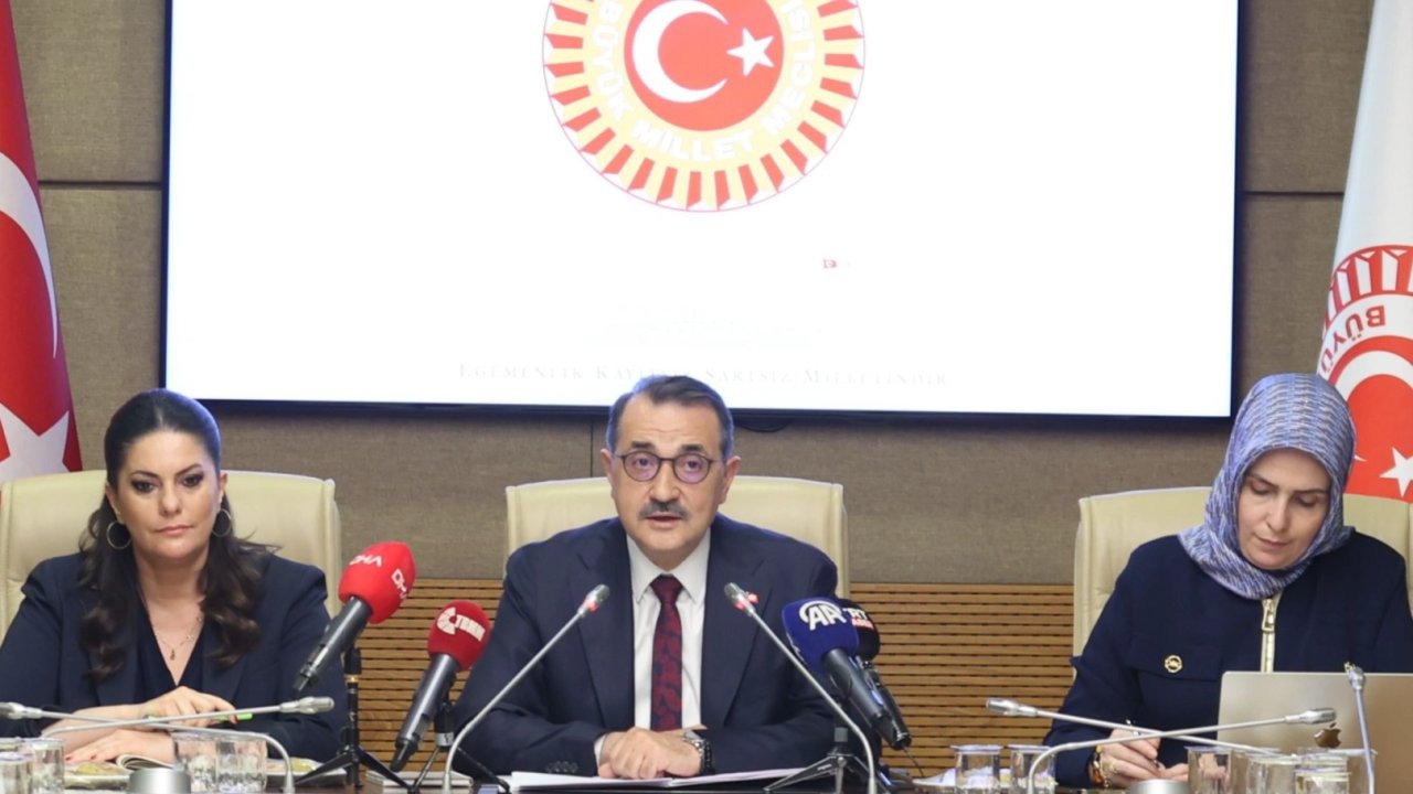 Komisyon beklenen raporu sundu... Türkiye yapay zekâda üreten ve düzenleyen olacak