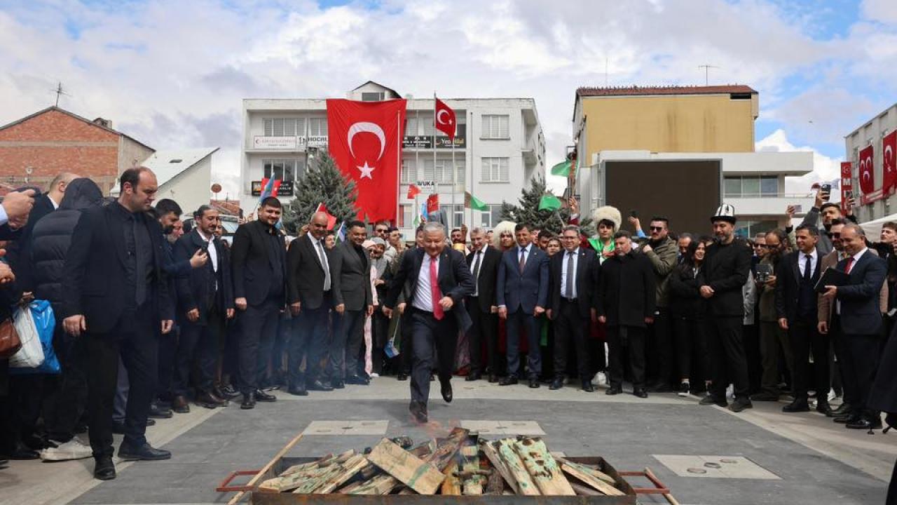 Aksaray Baharı Nevruz’la Karşıladı: Vali Duru ve Başkan Dinçer Vatandaşla Buluştu
