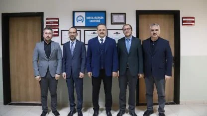 Rektör Arıbaş’tan Sosyal Bilimler Enstitüsü  Müdürü Doç. Dr. Arif İğdeli’ye hayırlı olsun ziyareti