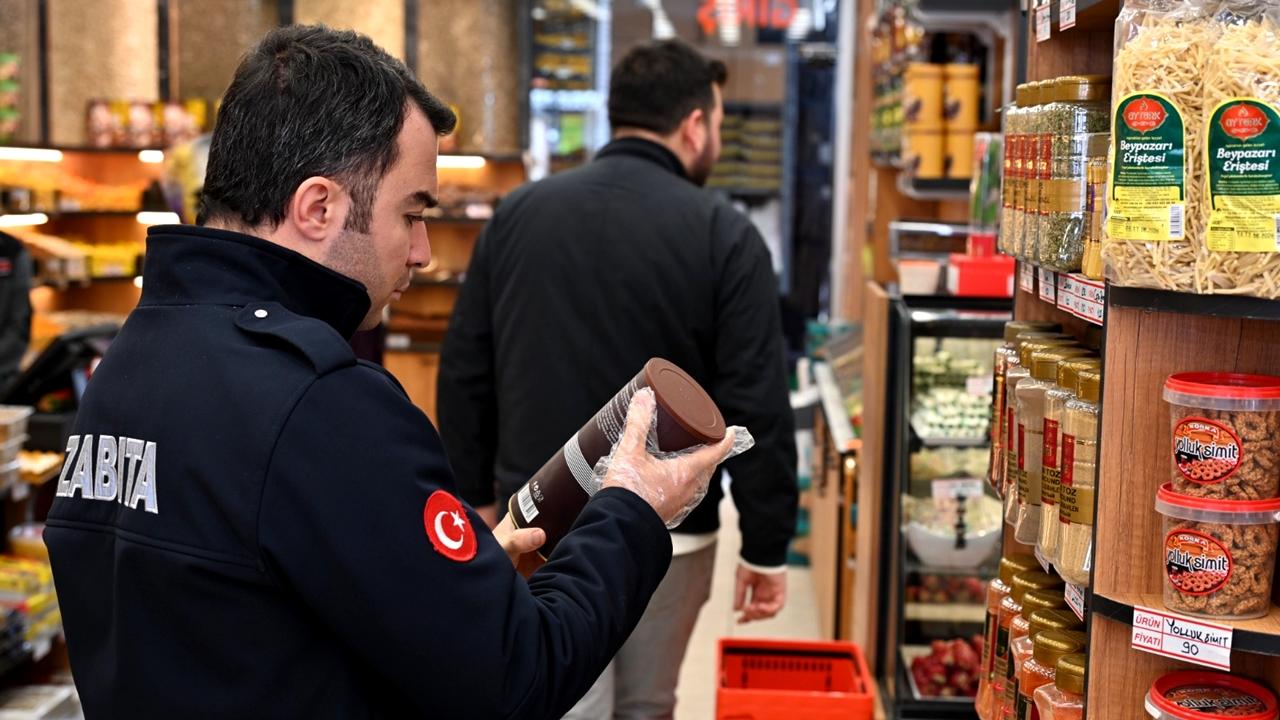 Aksaray Belediyesi’nden Marketlere Sıkı Denetim: Son Kullanma Tarihi Geçmiş Ürünler Toplatıldı