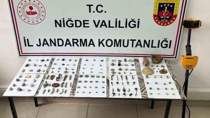 Jandarmadan Tarih Kaçakçılarına Darbe: Porsuk Köyünde 145 Eser Ele Geçirildi