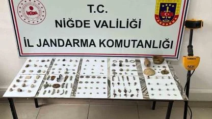 Jandarmadan Tarih Kaçakçılarına Darbe: Porsuk Köyünde 145 Eser Ele Geçirildi