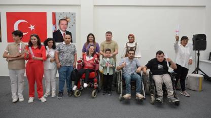 “Burada Kendimizi Keşfettik”: Aksaraylı Özel Bireylerden Dinçer'e Teşekkür