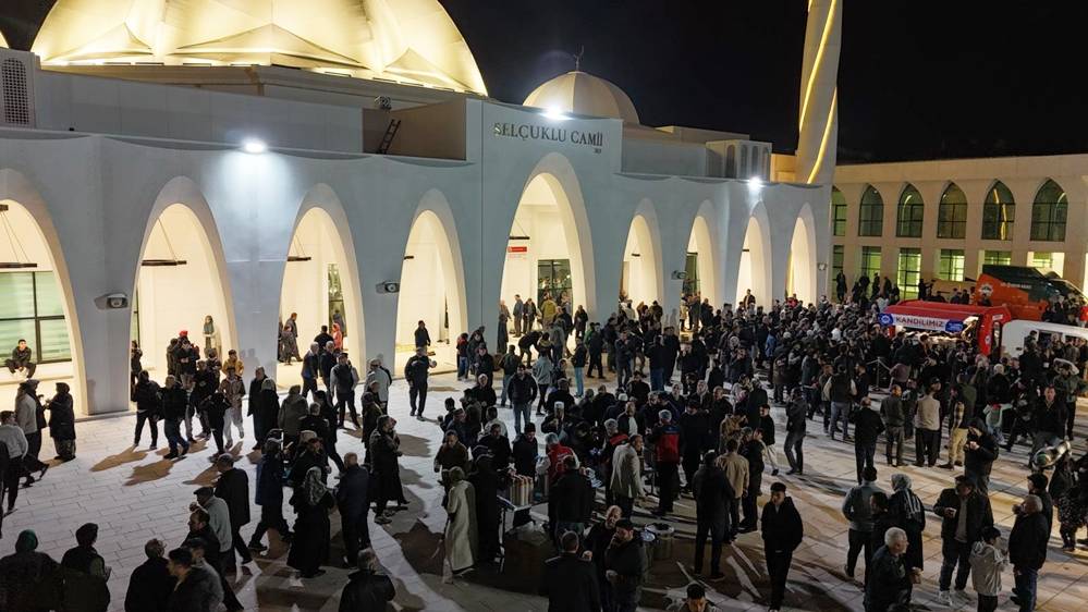 Aksaray’da Kadir Gecesi Selçuklu Külliyesi’nde Manevi Coşkuyla İdrak Edildi